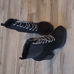 Mix No. 6 lace up boots Size 8.5